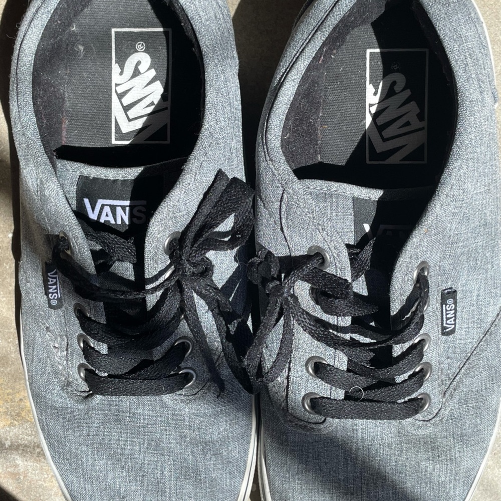 Vans Low-Top Lace up Skate shoe Grey and Black Crosshatch Fabric Men's size 8